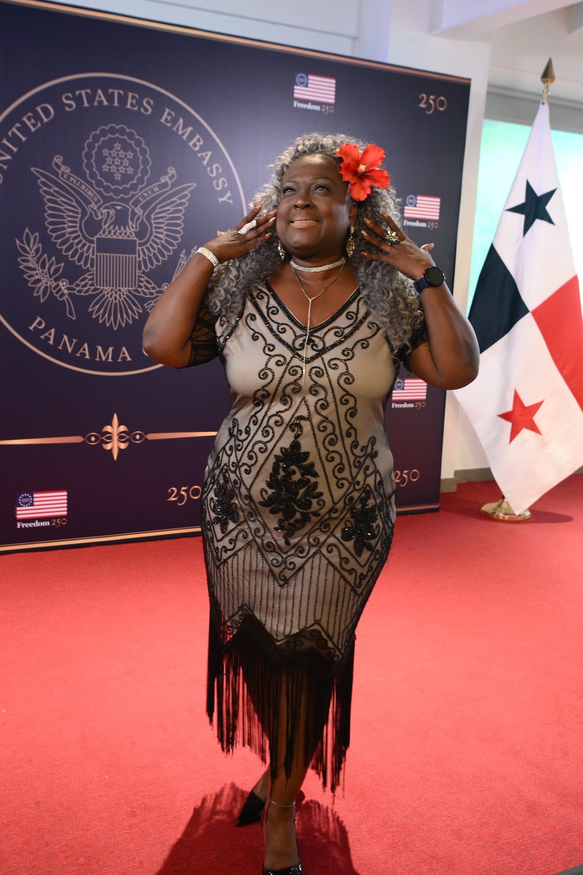 El look de Mayer Mizrachi, Mireya Moscoso y demás invitados a la alfombra roja de la recepción por los 250 años de la independencia de Estados Unidos