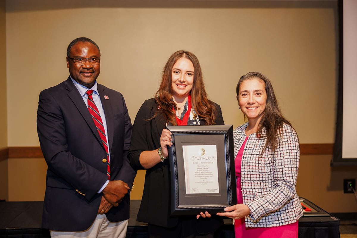 Estudiante panameña reconocida por universidad en Illionis, Estados Unidos