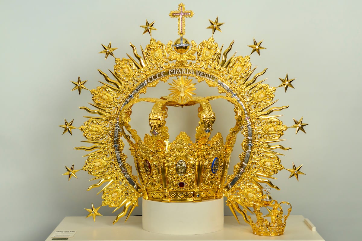 La corona de la Virgen de la Antigua de Panamá, una obra de orfebres españoles