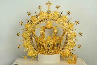 La corona de la Virgen de la Antigua de Panamá, una obra de orfebres españoles