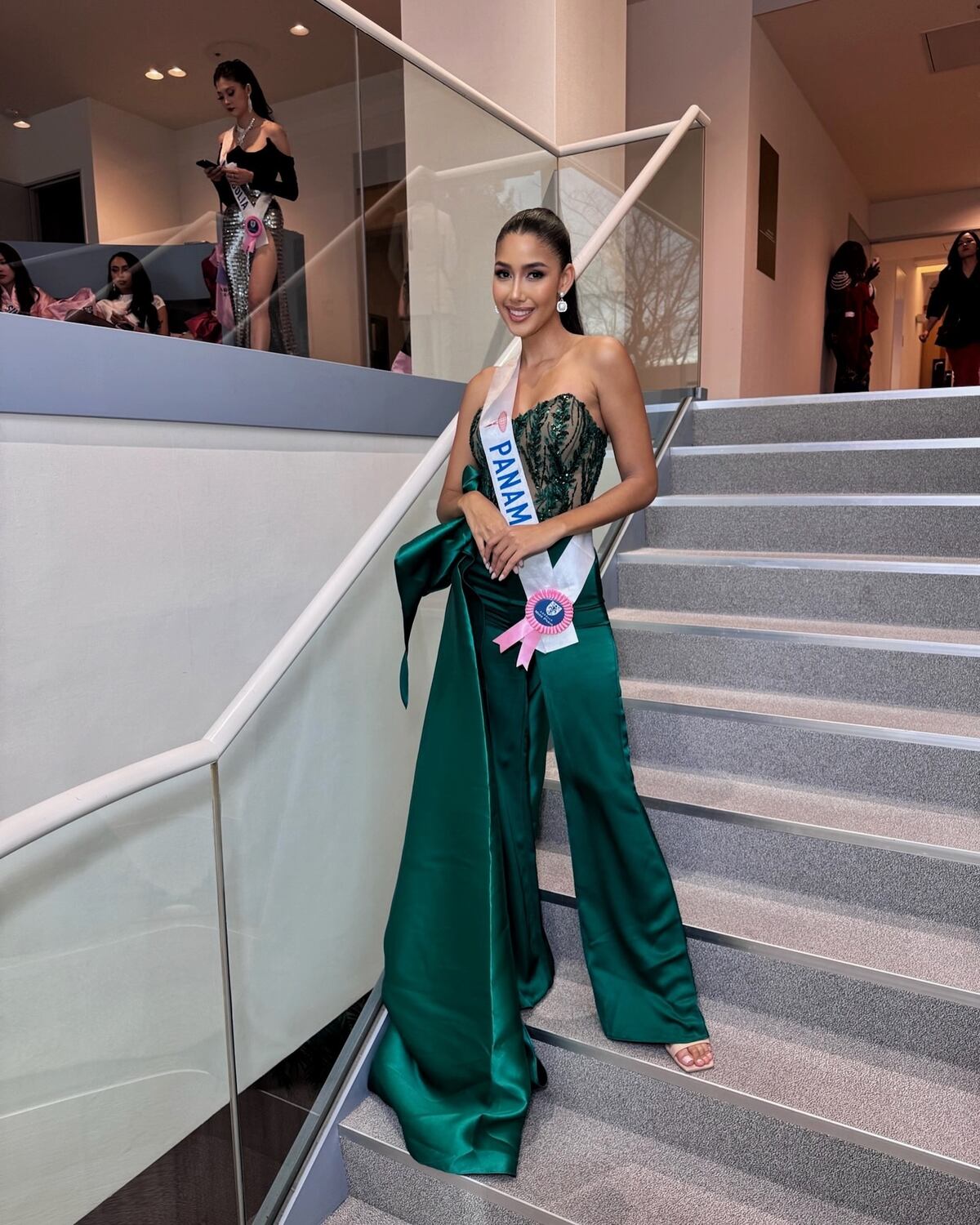 Diseñadores nacionales e internacionales detrás de los vestidos de Liliam Ashby Barrera en Miss International 2024