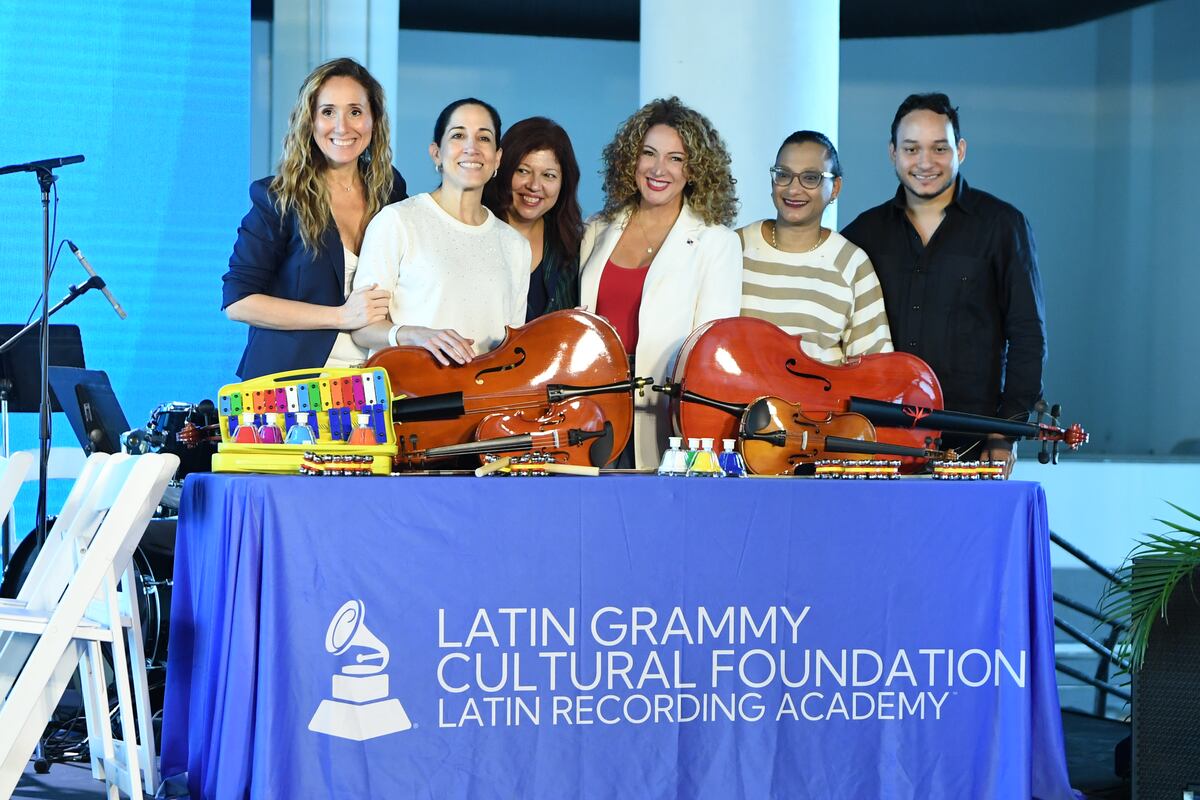 Música que abre puertas: la Fundación Latin Grammy dona 424 instrumentos a la Ciudad de las Artes en Panamá