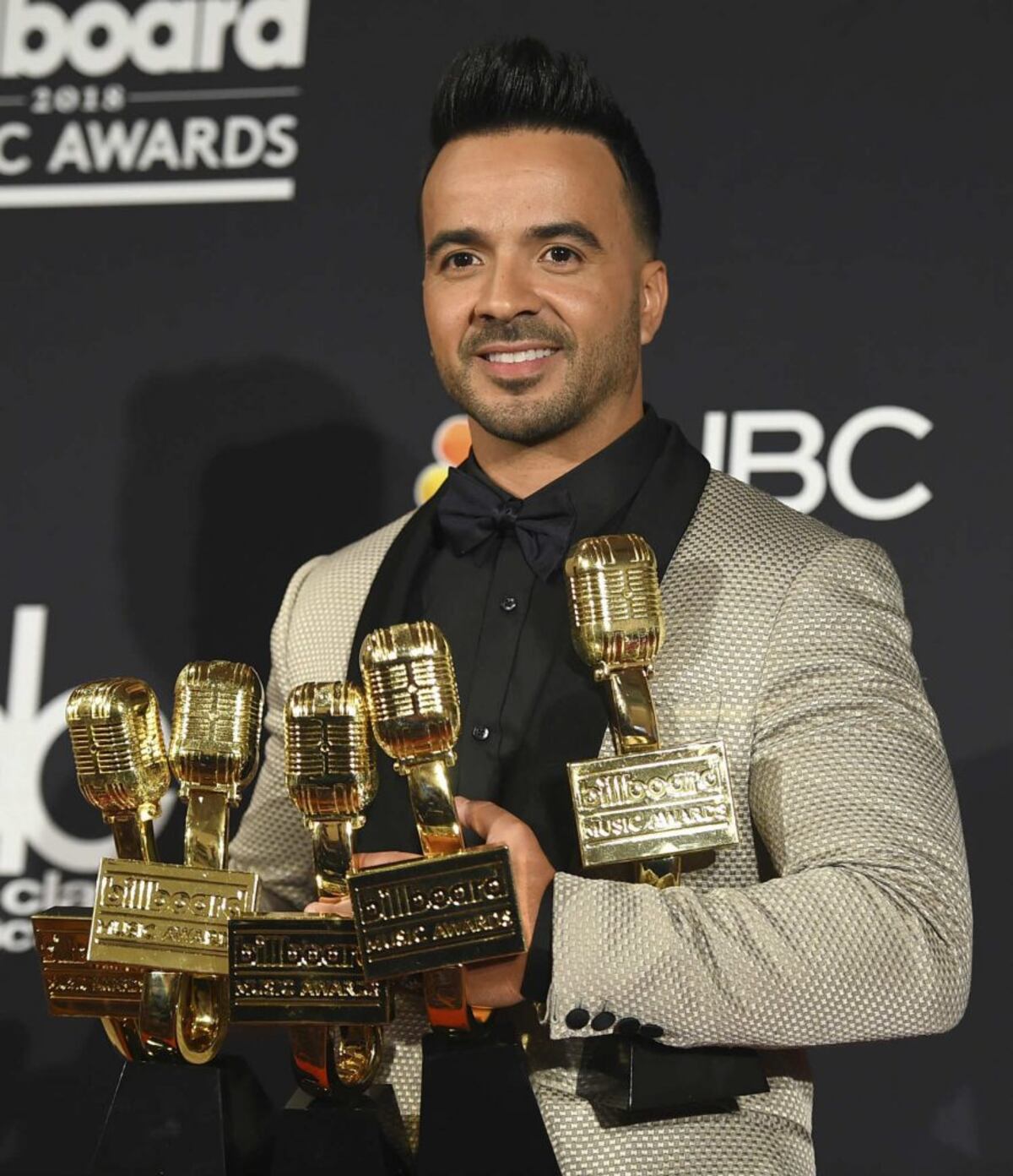 Luis Fonsi se lleva cinco premios Billboard 2018 por Despacito