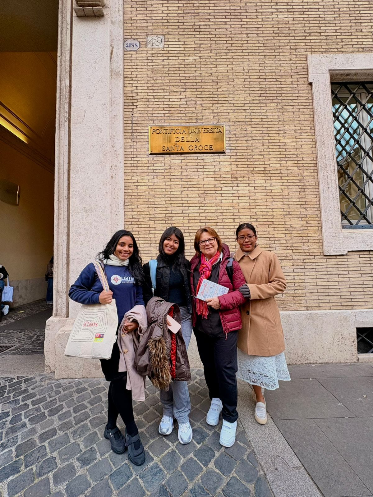 Tres estudiantes panameñas ganan el primer lugar en concurso de videos en congreso universitario en Roma