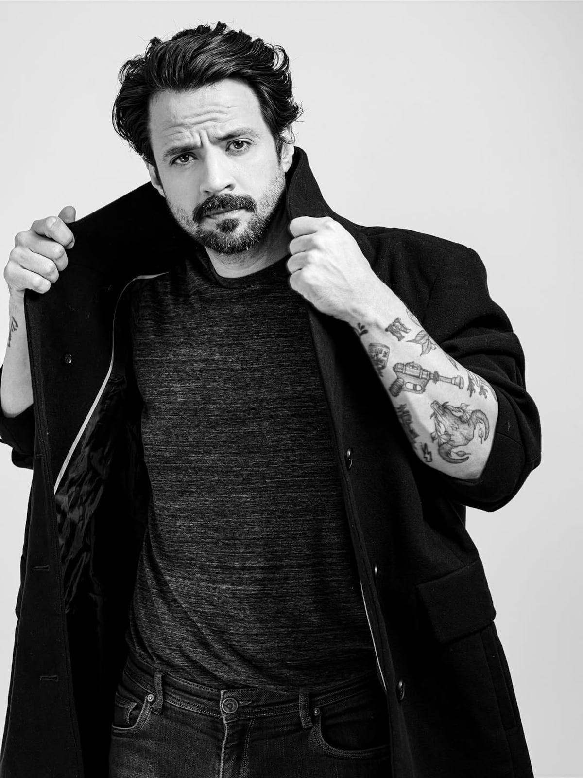 #GuapodeELLAS: el actor panameño Andrés Morales y sus nuevas fotos en blanco y negro