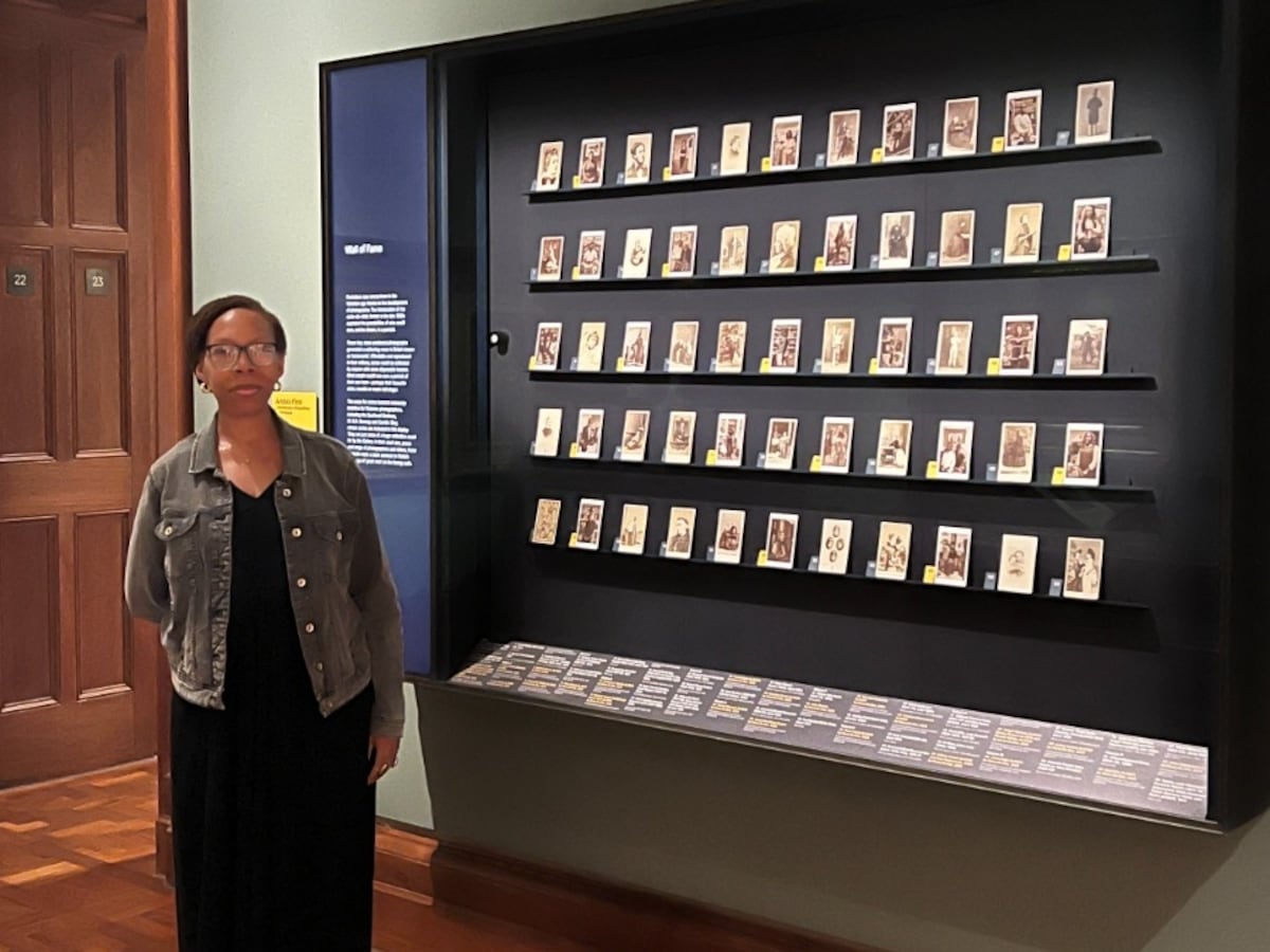 La artista panameña Giana De Dier presenta su obra en la National Portrait Gallery de Londres