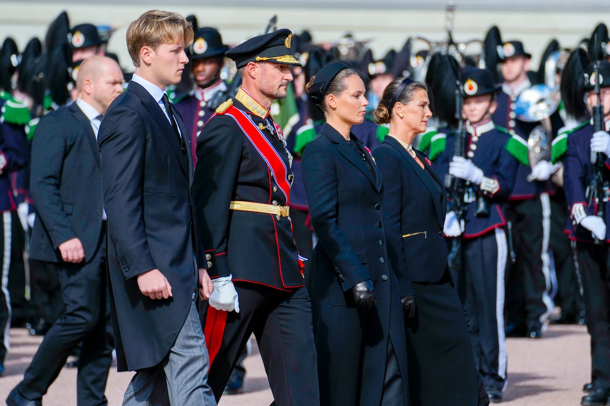Noruega da el último adiós al rey Harald y da la bienvenida al nuevo monarca Haakon VIII