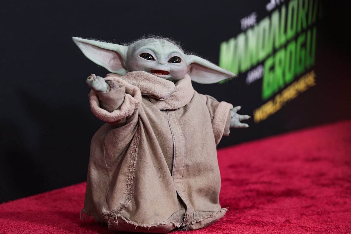 ‘Baby Yoda’ en la alfombra roja: Así lució el pequeño Grogu en el estreno de ‘The Mandalorian and Grogu’