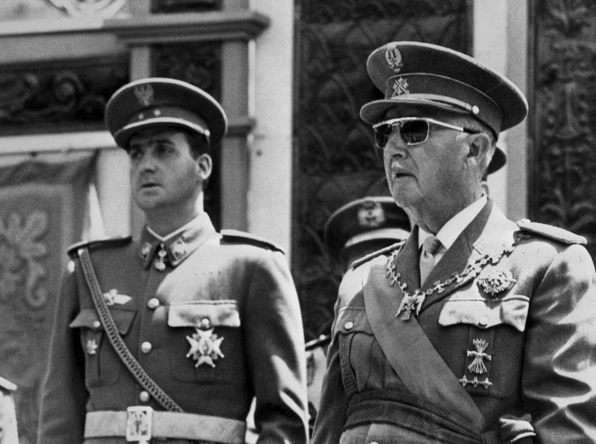 “Mi hijo me dio la espalda” y elogios a Franco: qué cuenta en sus memorias el rey emérito Juan Carlos de España y por qué su publicación es tan polémica