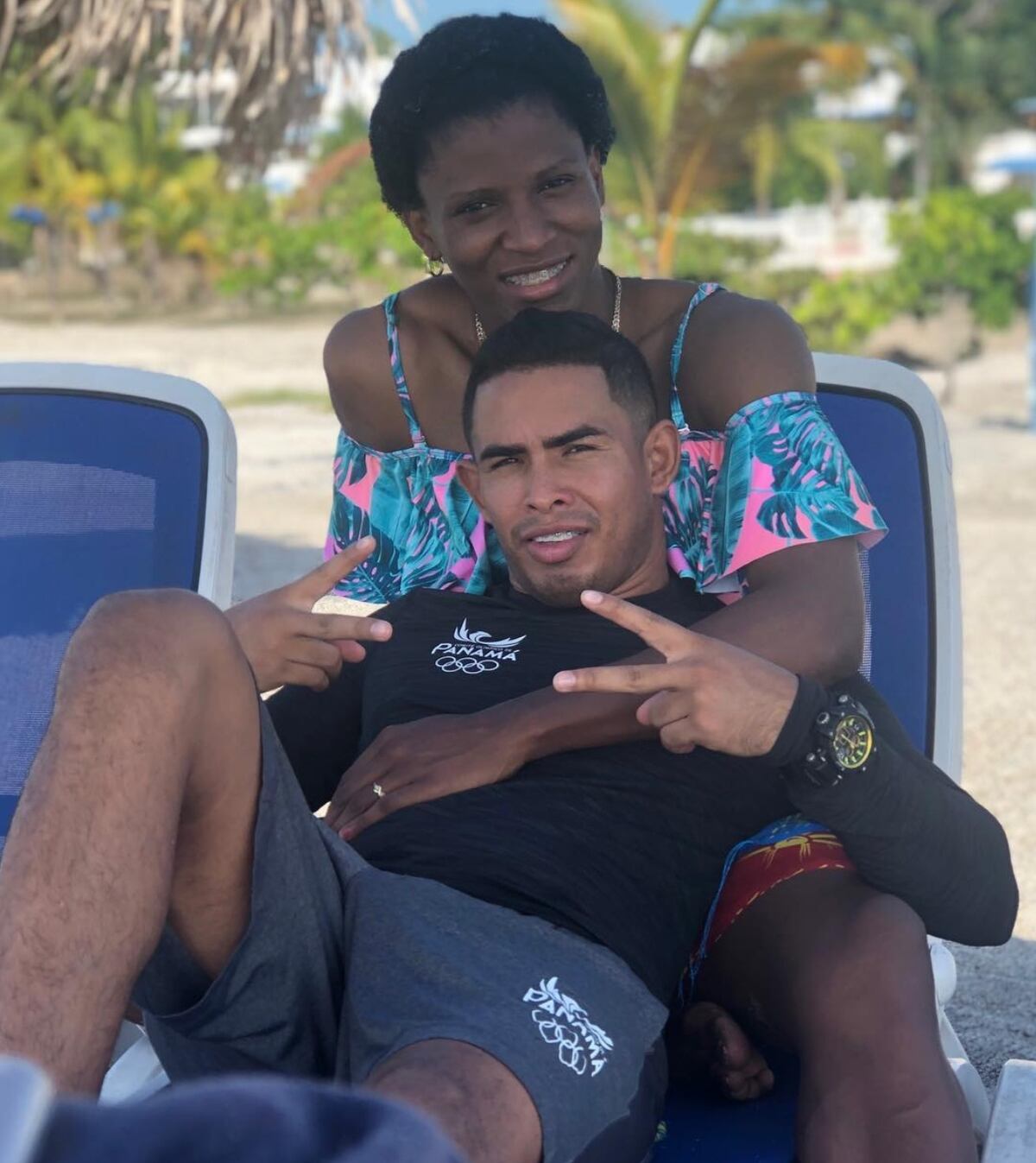 Atheyna Bylon desde su casa en Tocumen: Su esposo, su guacamaya y las trenzas que ella misma se hace