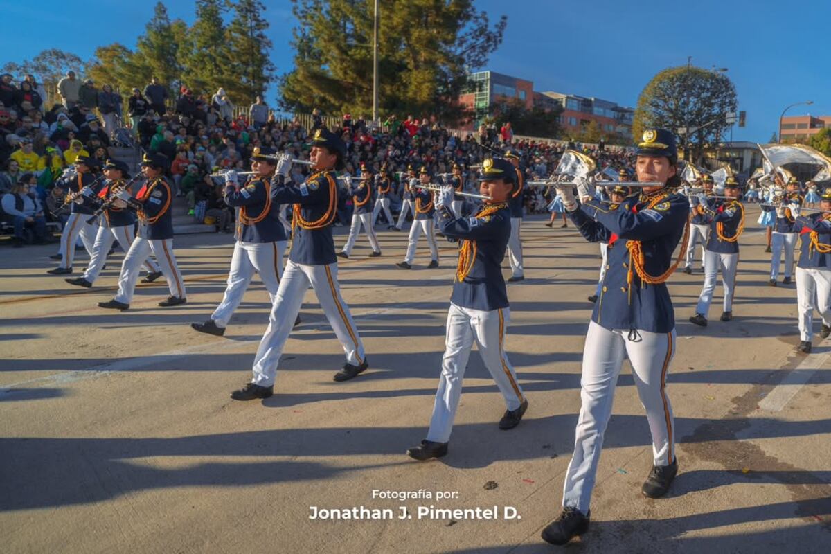 De Chitré a Pasadena: El Colegio José Daniel Crespo participa del Desfile de las Rosas