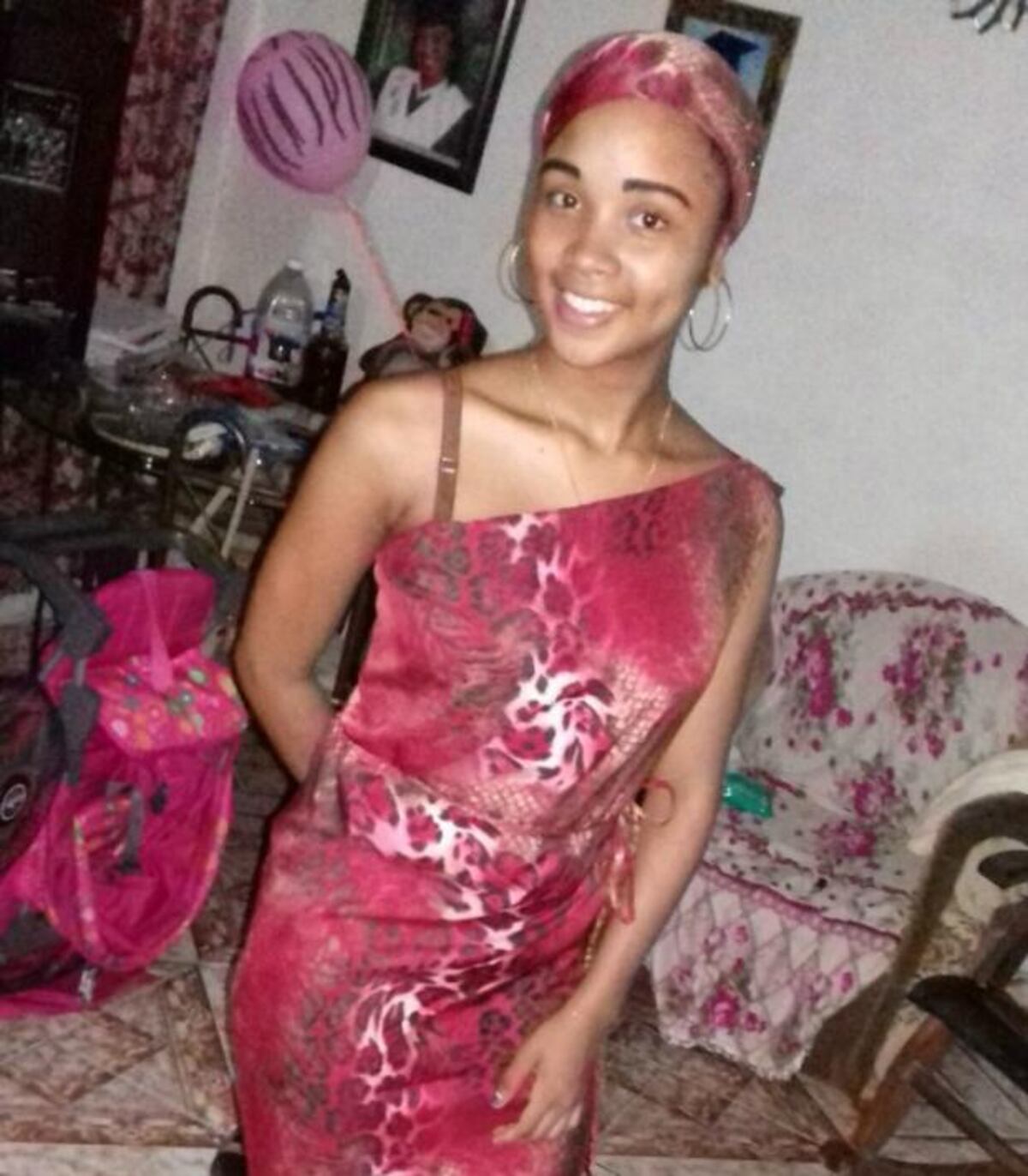 Más niños y jóvenes se visten para celebrar la etnia negra