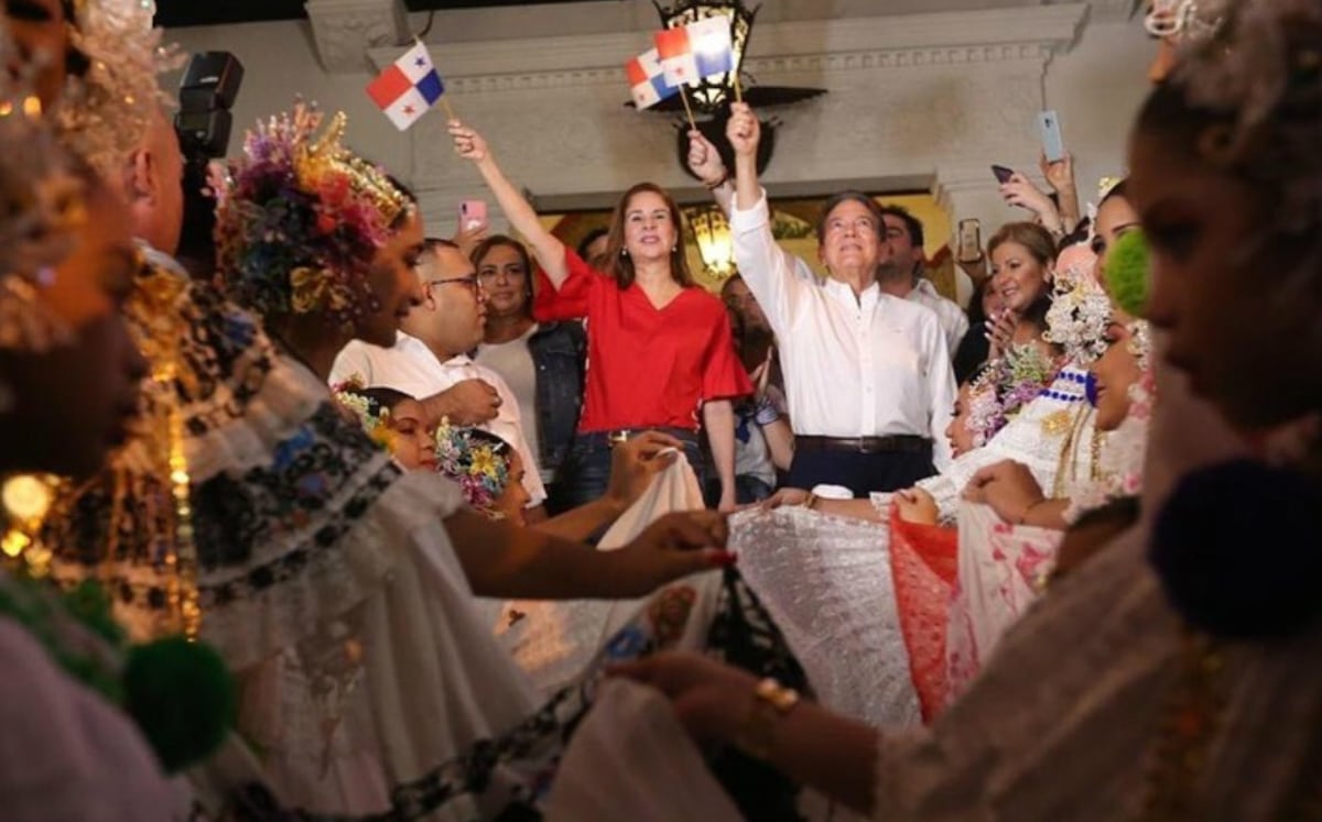 Los atuendos de la primera dama Yazmín de Cortizo en fechas patrias