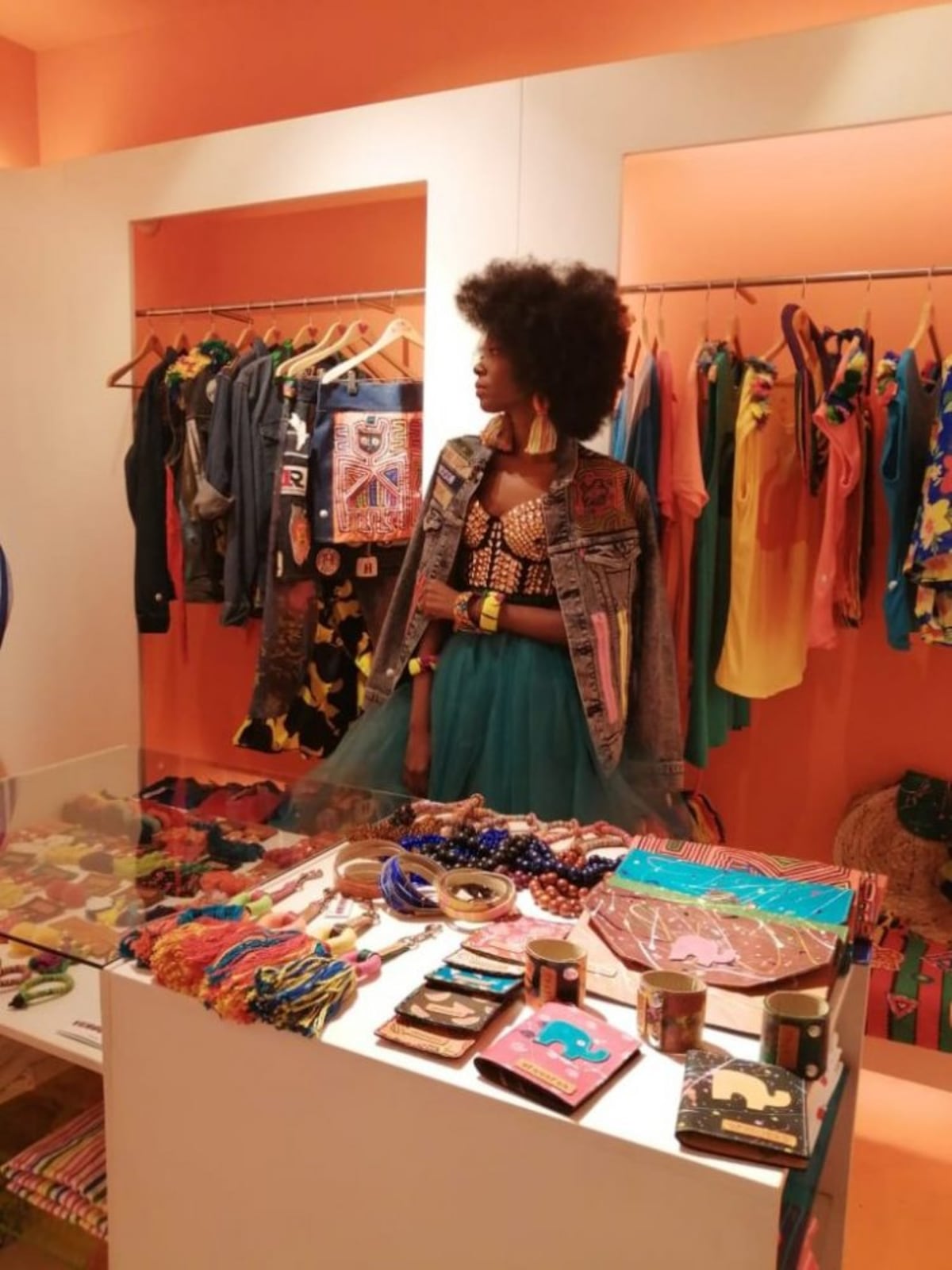 Diseños panameños en la tienda Agatha Ruiz de la Prada en Madrid