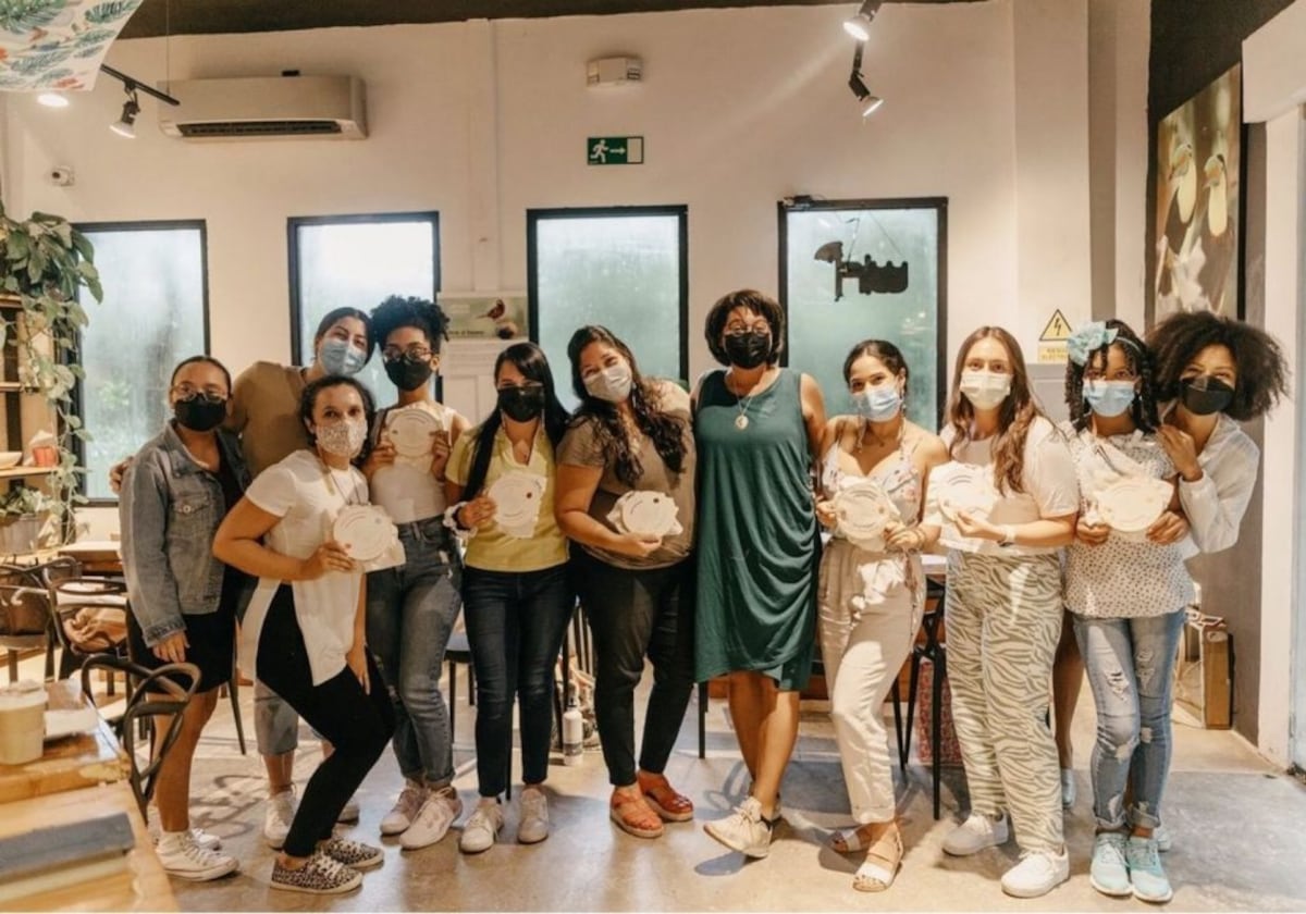 Aprendiendo y riendo juntas: 9 grupos de mujeres para unirse en Panamá