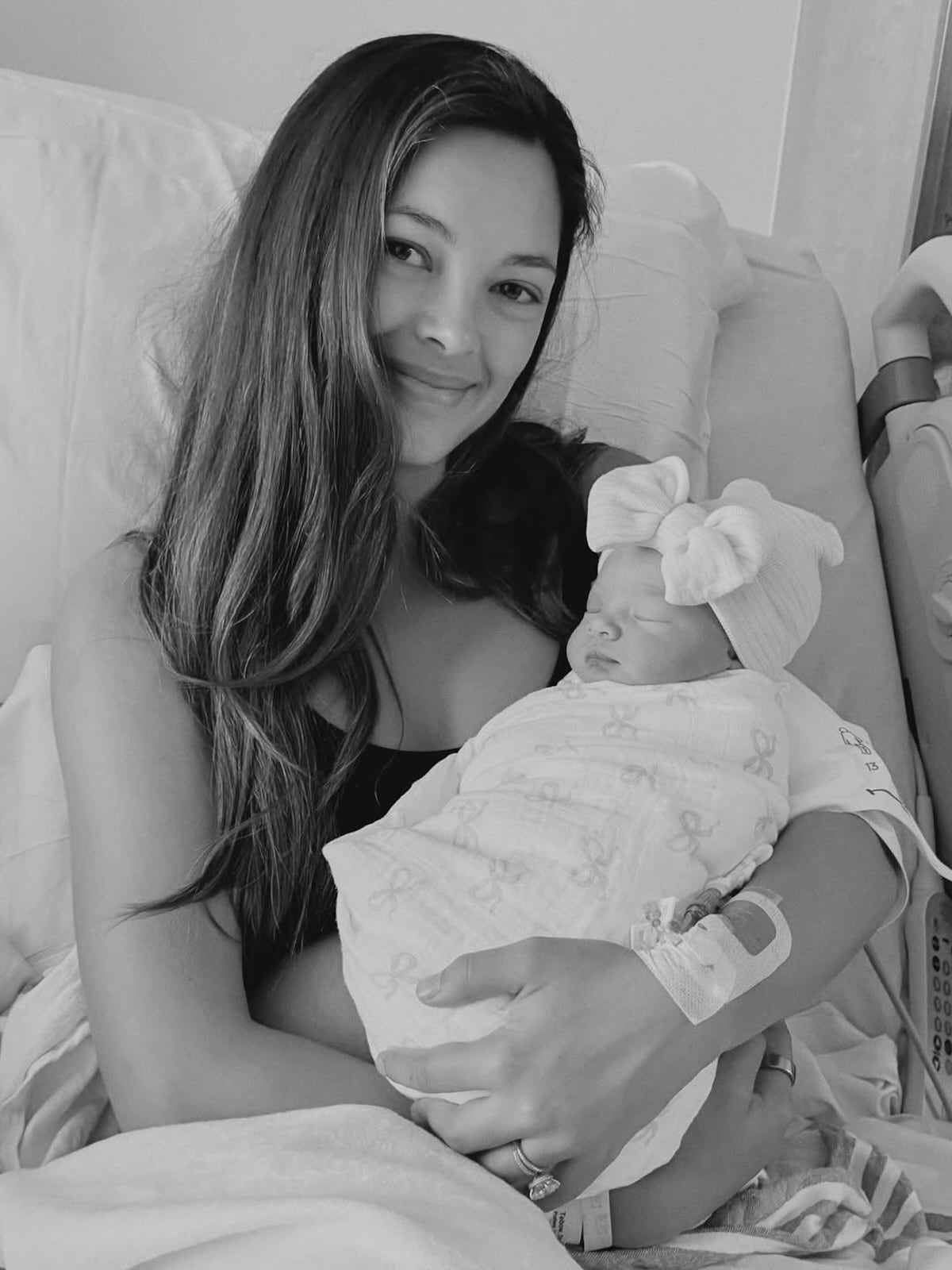 Miss Universo 2017, Demi-Leigh Nel-Peters, celebra la llegada de su hija Daphne Reign Tebow