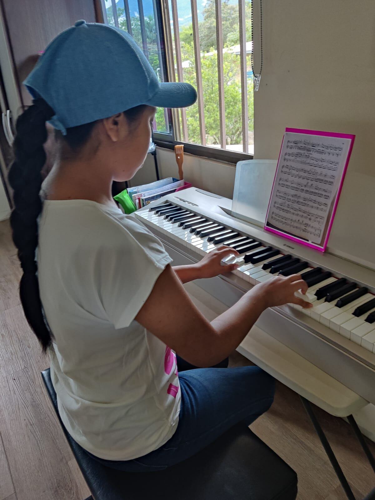 Aymara, la pianista ngäbe de 12 años que representará a Panamá en el extranjero