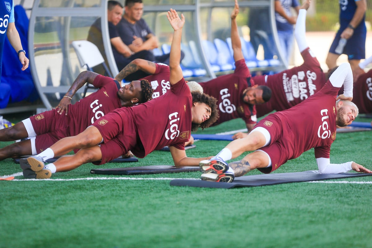 Fotos de la selección mayor masculina de fútbol de Panamá en su entrenamiento