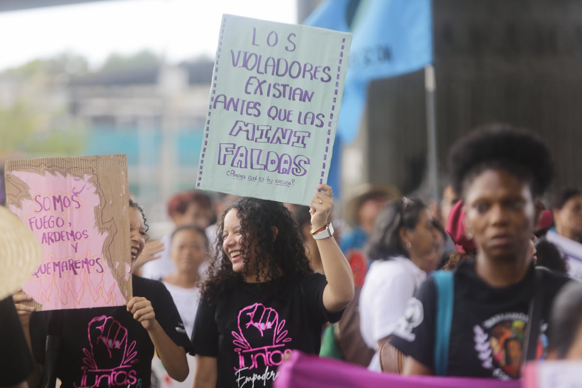 Mujeres panameñas exigen igualdad de derechos en el Día Internacional de la Mujer