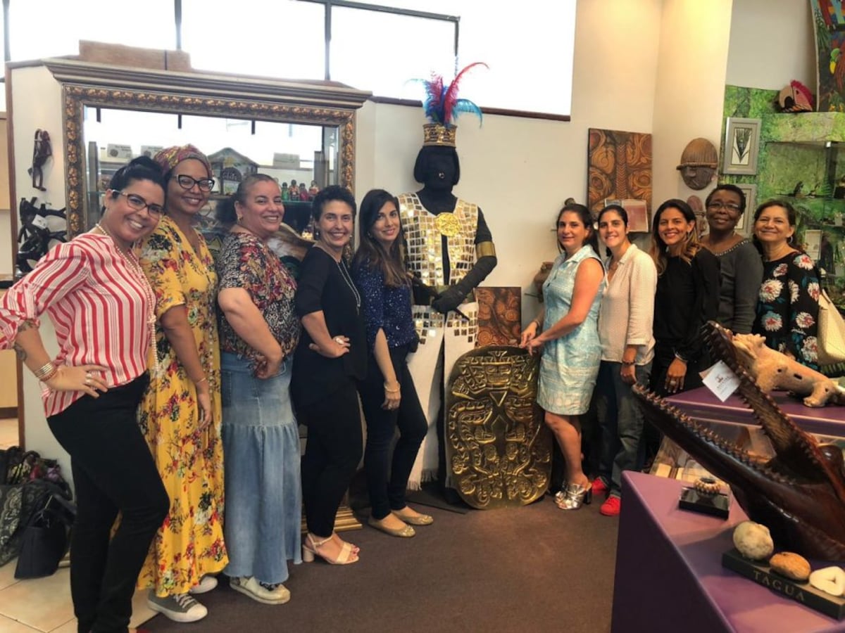 Mujeres en Panamá unidas por el arte