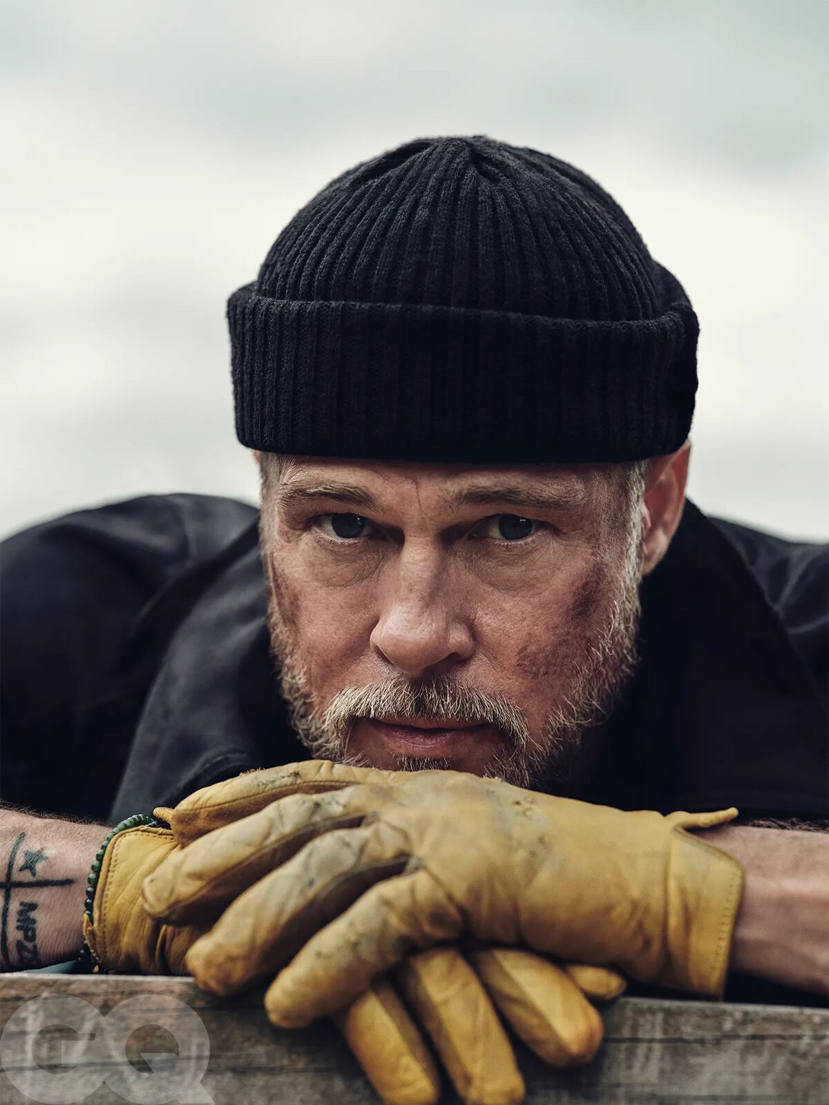 Brad Pitt, Lewis Hamilton y Damson Idris en la triple portada de la revista GQ por el estreno de la película F1