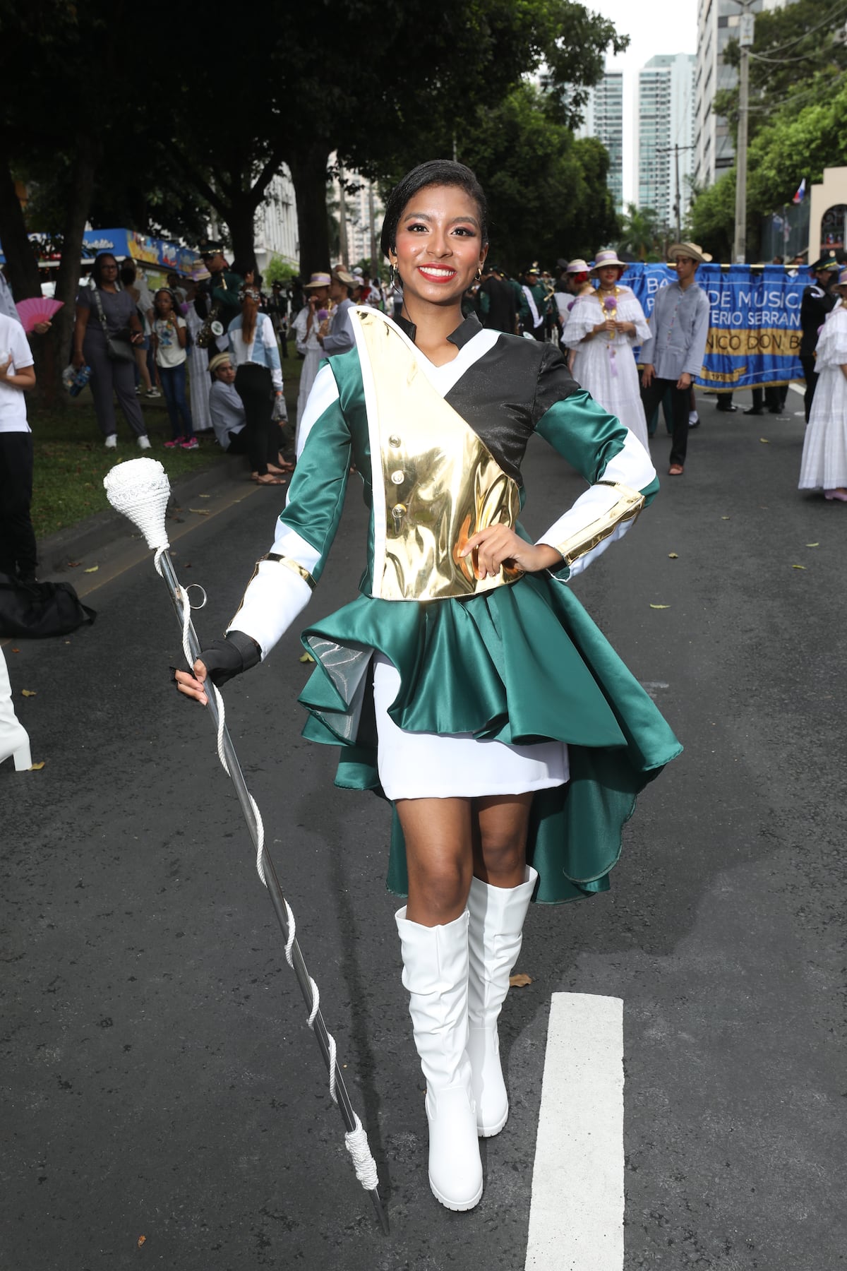 Tambor Mayor: liderazgo con estilo en los desfiles patrios
