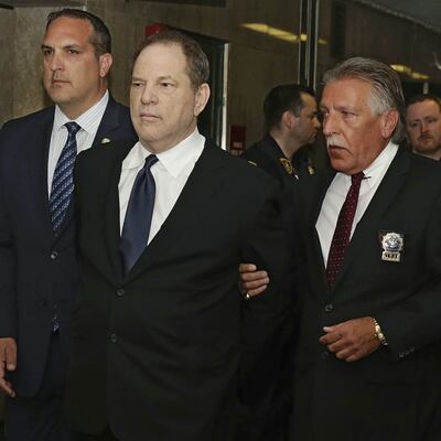 Weinstein se declara inocente, queda en libertad bajo fianza