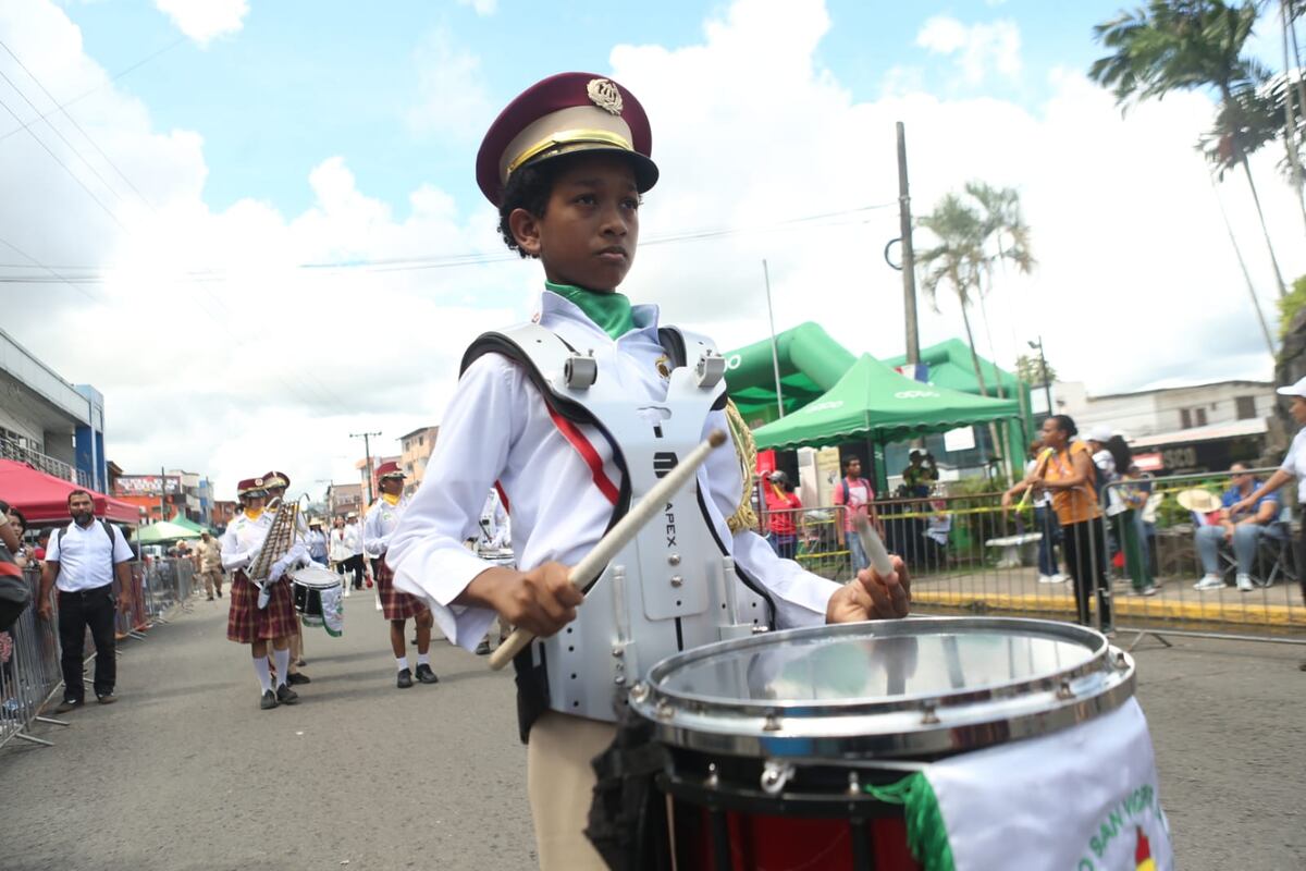Desfile en La Chorrera: más de 100 delegaciones celebran la independencia de Panamá