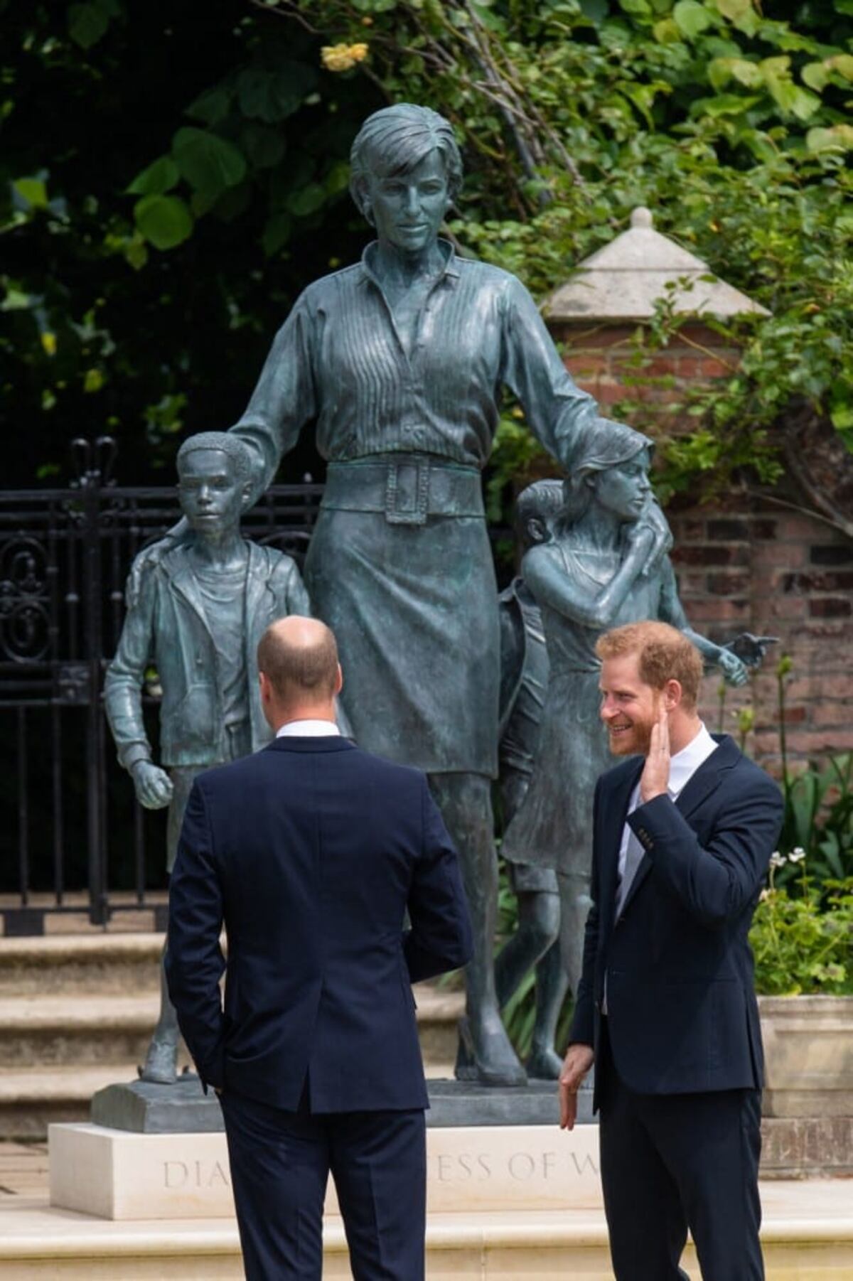 La estatua de Diana reúne a sus hijos
