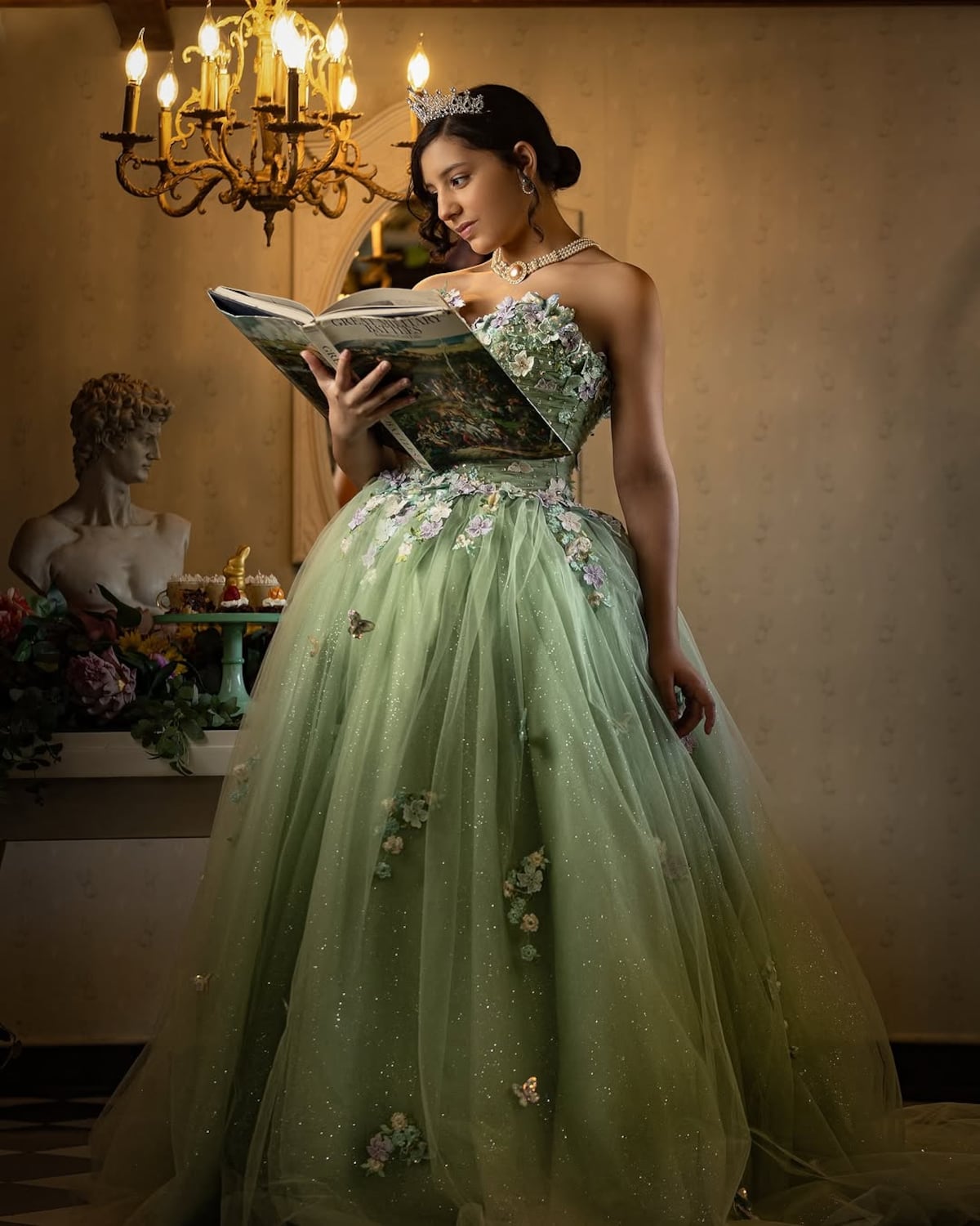 La presentadora de tv, Ingrid De Ycaza, celebra los 15 años de su hija al estilo Bridgerton