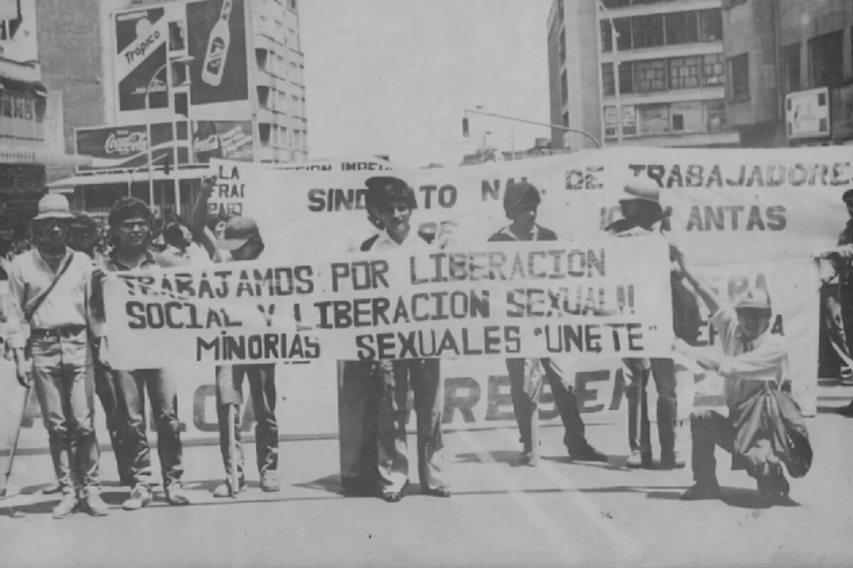 ‘Signs of Pride’, una campaña que trae al presente las pancartas de las primeras marchas del Orgullo LGBTIQ+