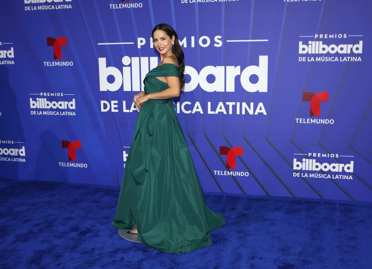 La alfombra de los Latin Billboards: El negro y los diseños clásicos intervenidos dominaron 