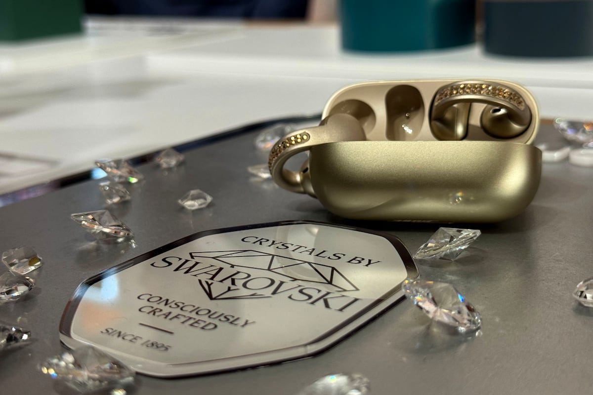 Motorola y Swarovski colaboran para diseñar unos lujosos auriculares inalámbricos