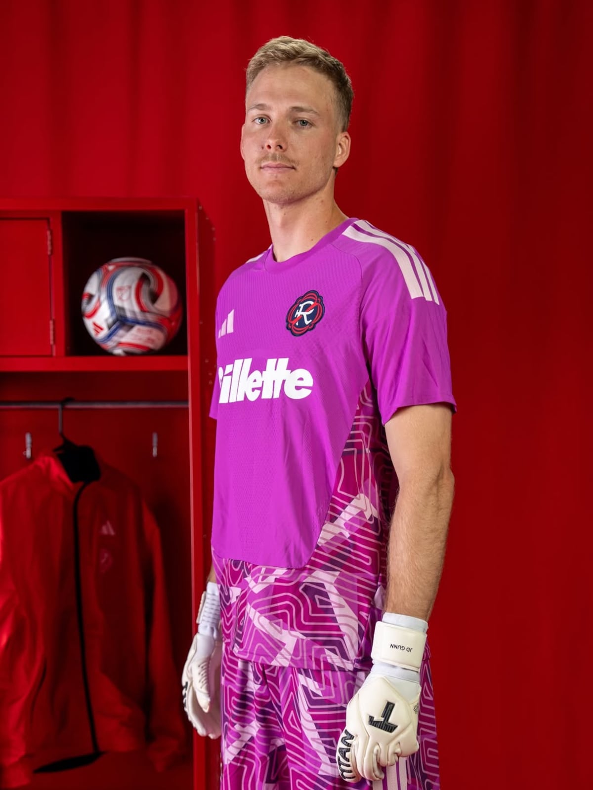 Las nuevas fotos de John Gunn, portero panameño, para poner como fondo de pantalla