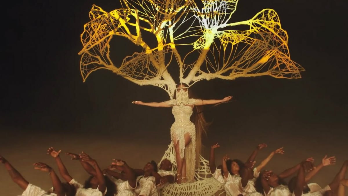 Beyoncé y los 12 atuendos de Spirit