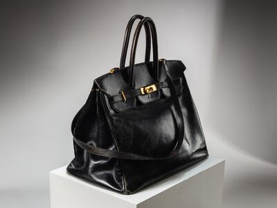 El bolso ‘Birkin’ original desgastado por la actriz y que enloqueció a la moda busca dueña