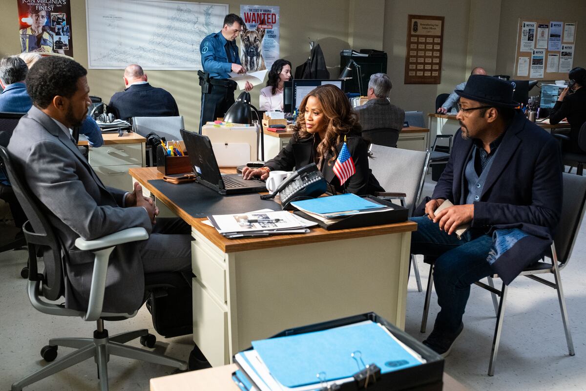 Maahra Hill y Travina Springer: voz de la razón en ‘The Irrational’