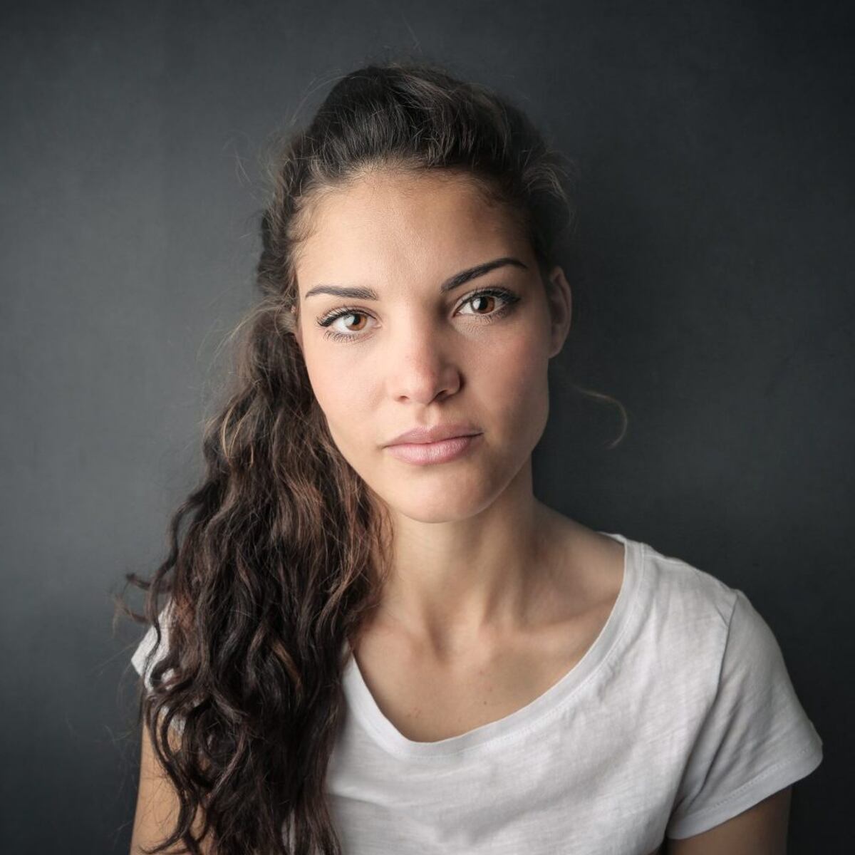 11 señales de que tienes una cara de póquer