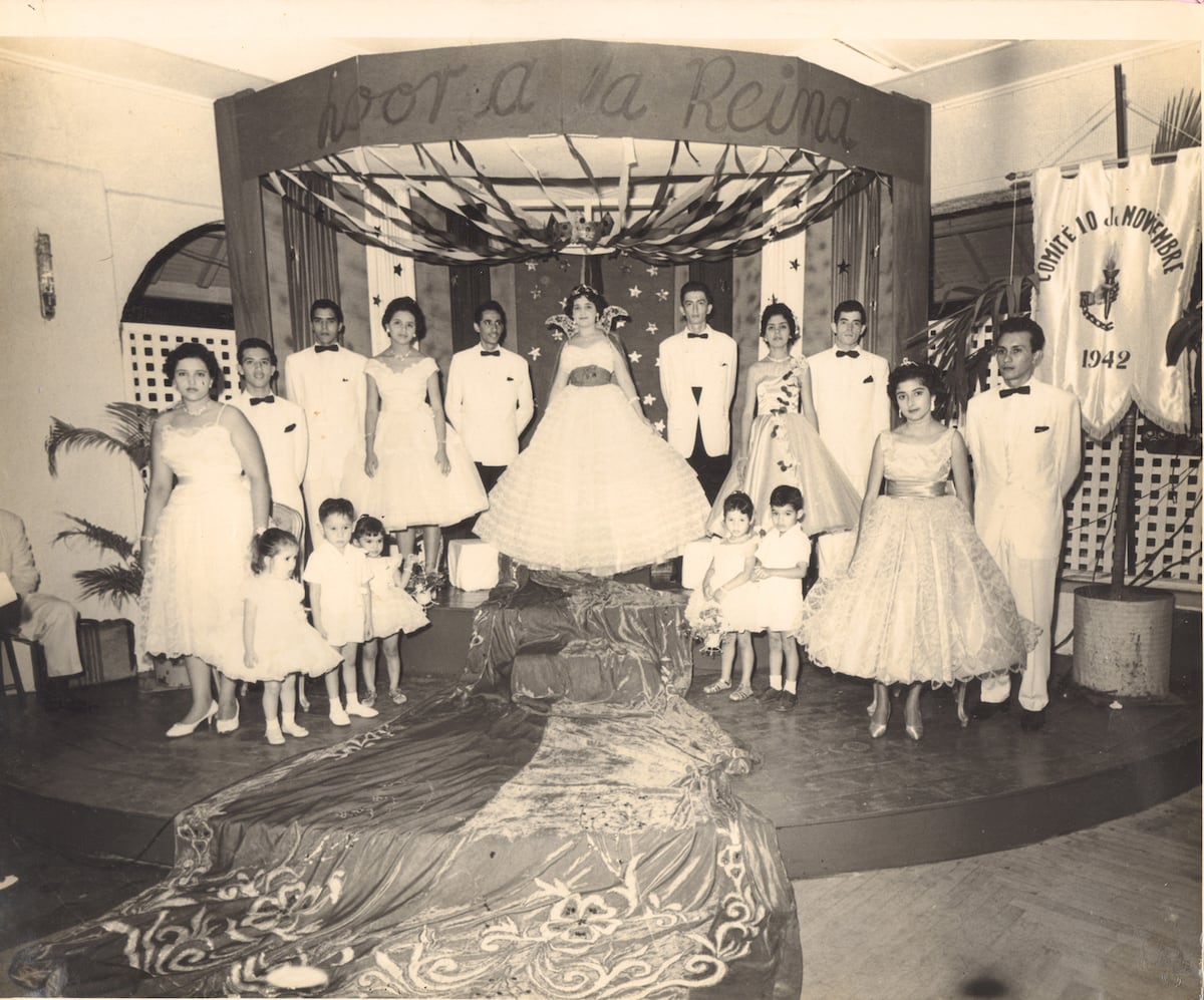 Carmen Calderón: La Señorita 10 de noviembre coronada en la Ciudad de Panamá