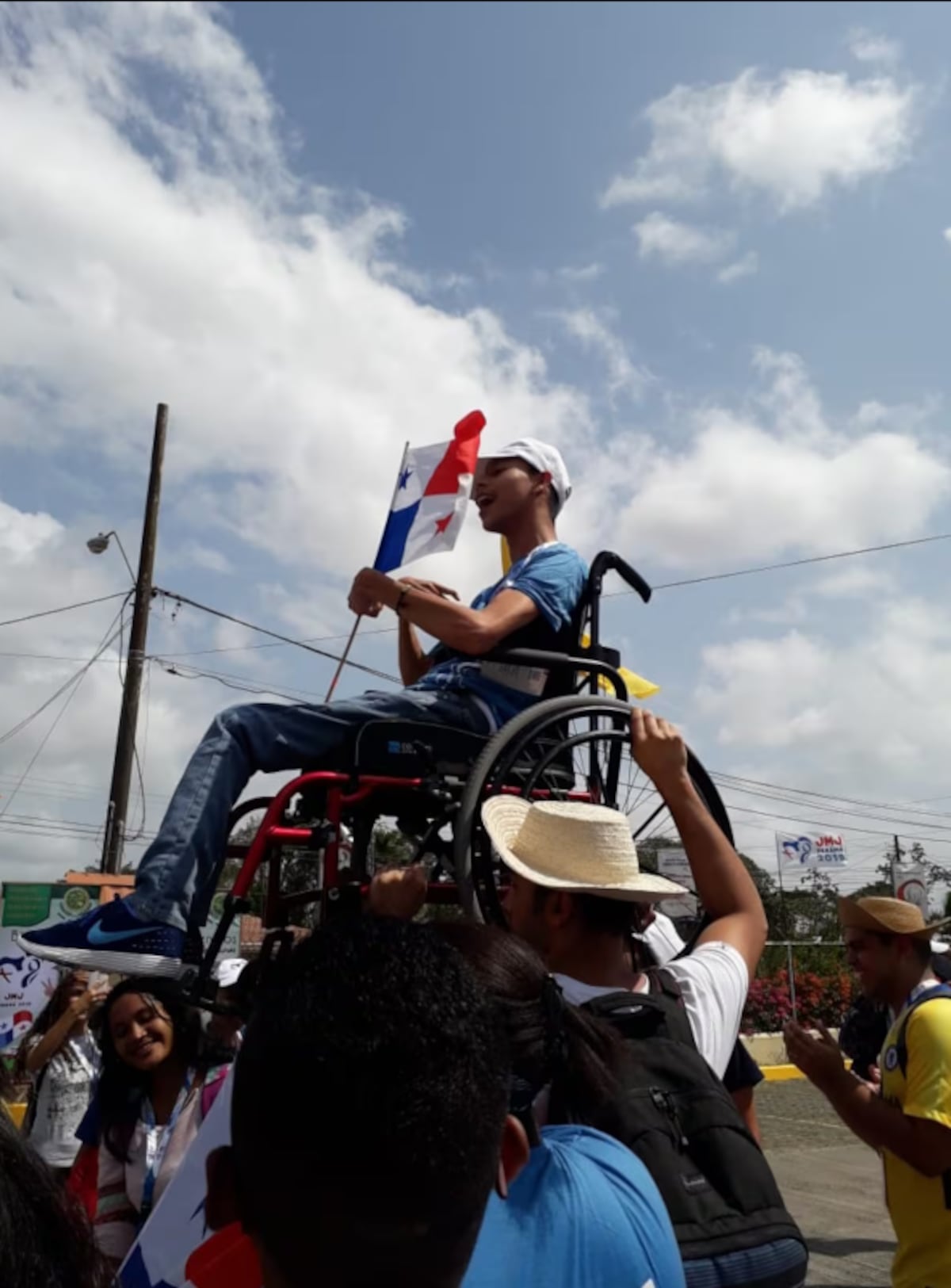 La historia detrás de la fotografía viral del joven Lucas con el papa Francisco en Panamá