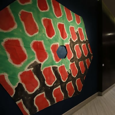 Las pinturas fuera de los marcos de Claude Viallat en Panamá