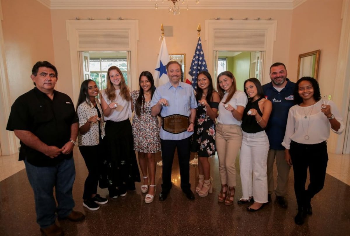 Amigas, campeonas de la NFL y el equipo a vencer en el flag football internacional