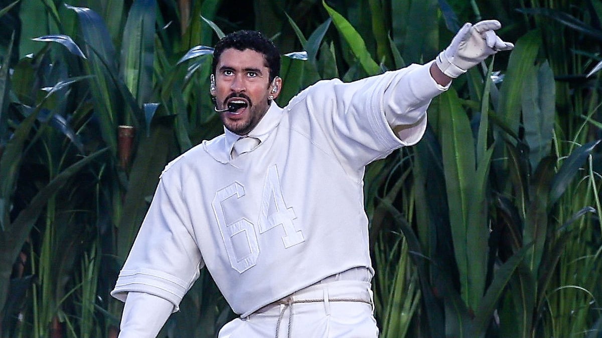 ¡Qué rico es ser latino!, Bad Bunny convierte el show de medio tiempo del Super Bowl en una oda de orgullo latinoamericano