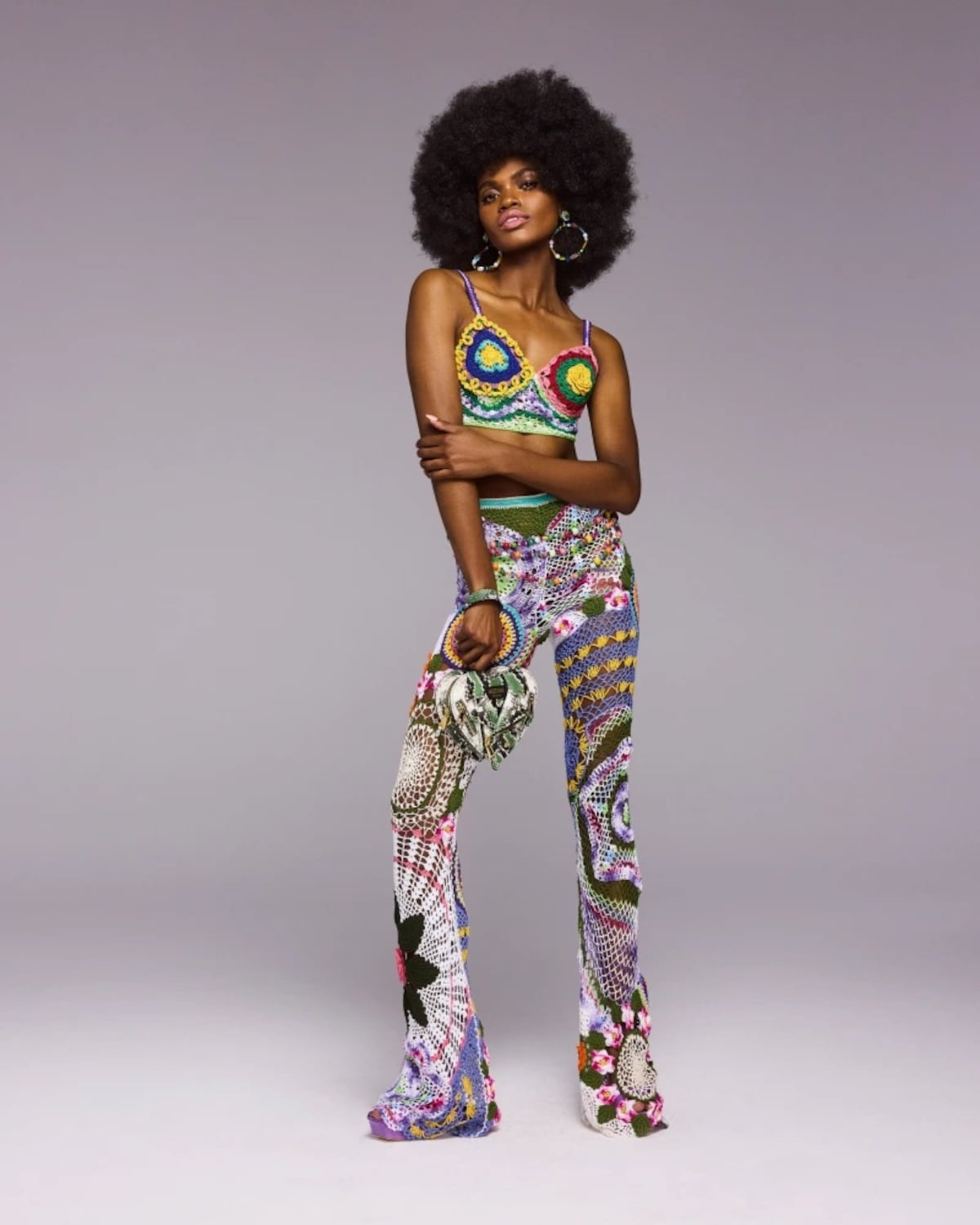 Moschino nos devuelve a los años 60 con su colección resort 2023