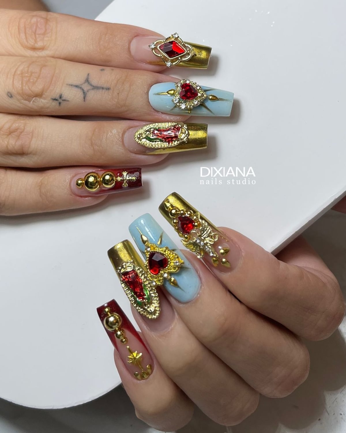 Las uñas de $120 de Aliah Maurette