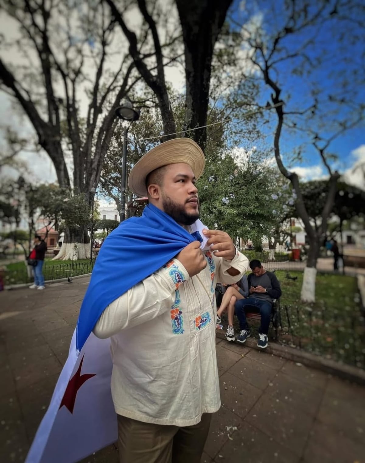 Rikiplops y la arquitecta Rosadalys Pérez representan a Panamá en festival internacional de baile típico