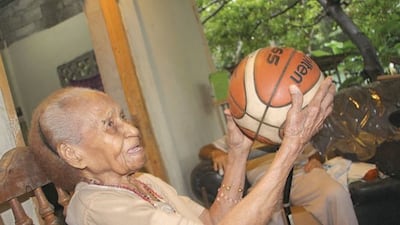 Fallece Delmira Pierce, pionera del baloncesto femenino panameño