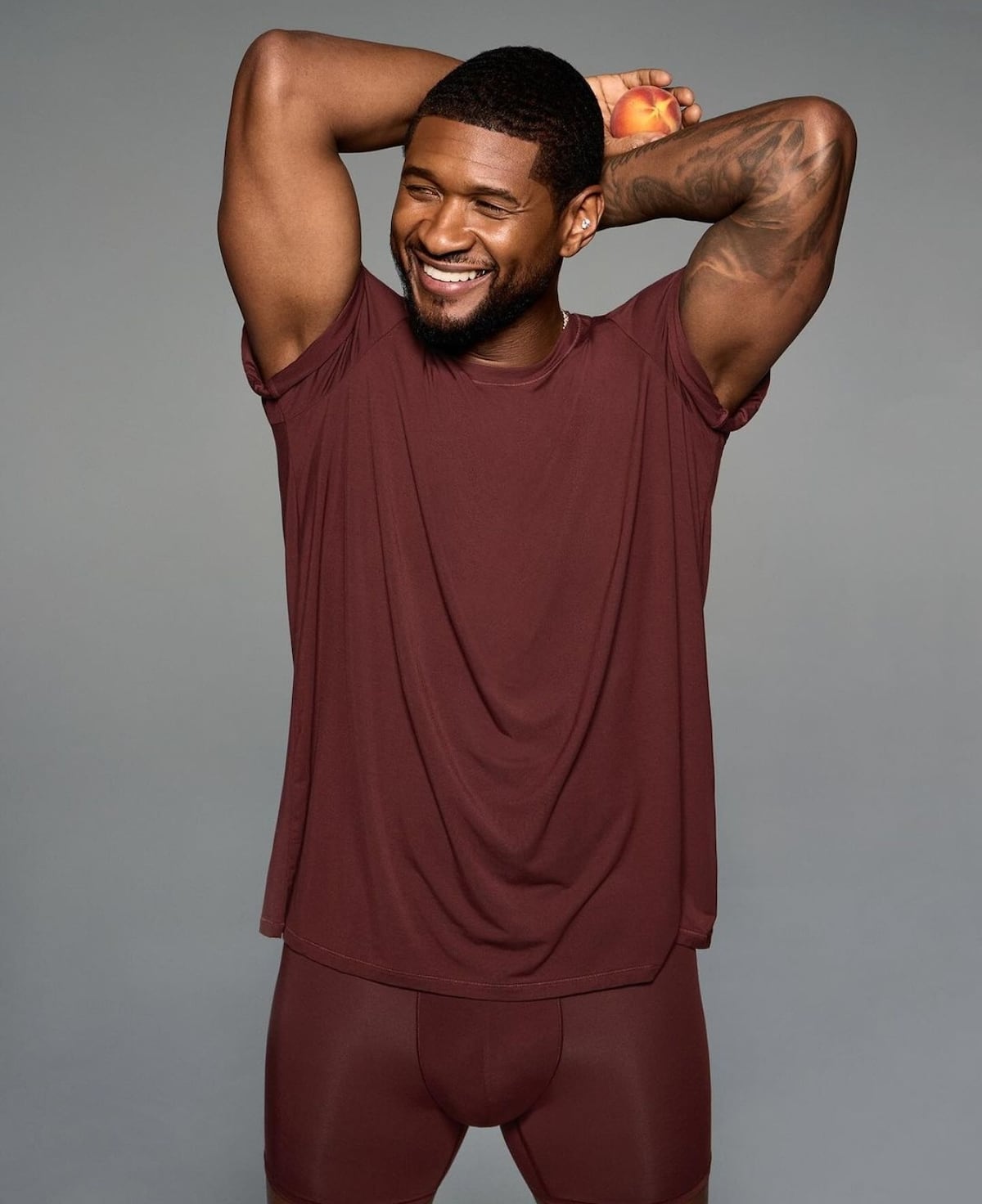 Así luce Usher, de 45 años, en la nueva campaña de ropa interior de Skims