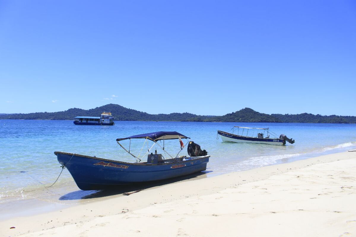 El impresionante mar azul de Coiba