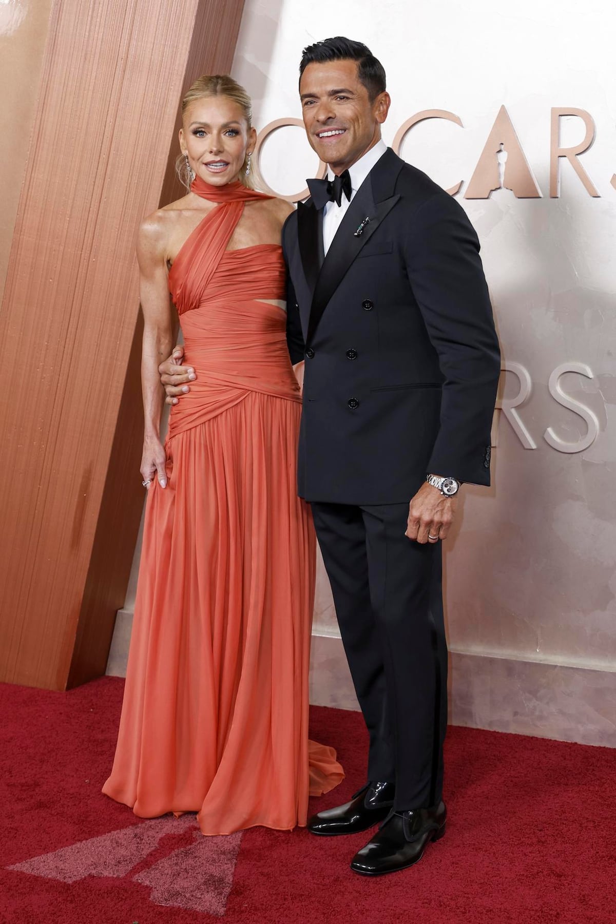 Las 9 parejas más famosas que nos enamoraron en su paso por la alfombra roja de los Óscar